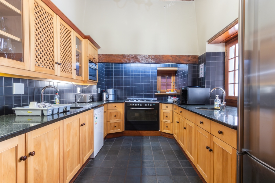 7 Bedroom Property for Sale in Cape Town City Centre Western Cape